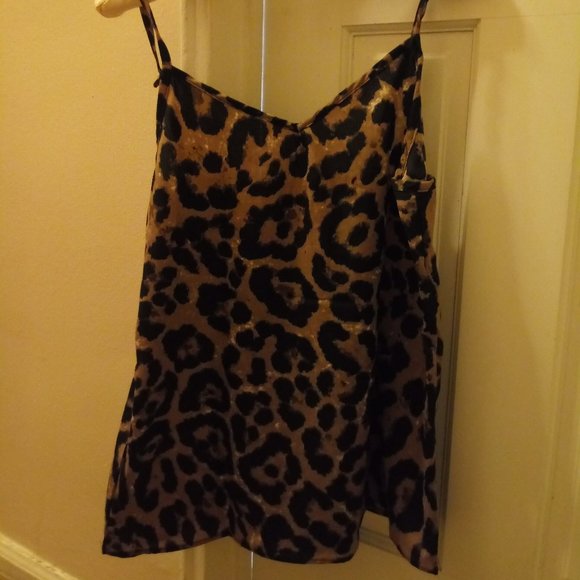 🇺🇸 3/$30 Leopard V Neck Blouse - Picture 5 of 9